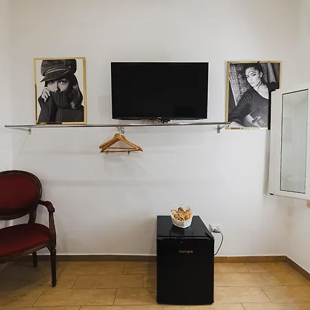 Corte Del Dattilo Nel Borgo Antico Hébergement de vacances *