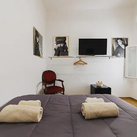 Corte Del Dattilo Nel Borgo Antico Hébergement de vacances *