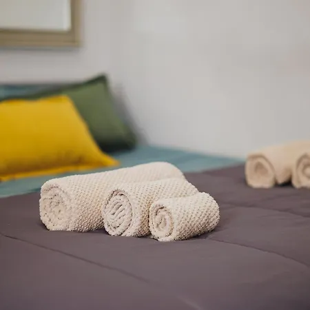 Corte Del Dattilo Nel Borgo Antico Nyaraló Bari